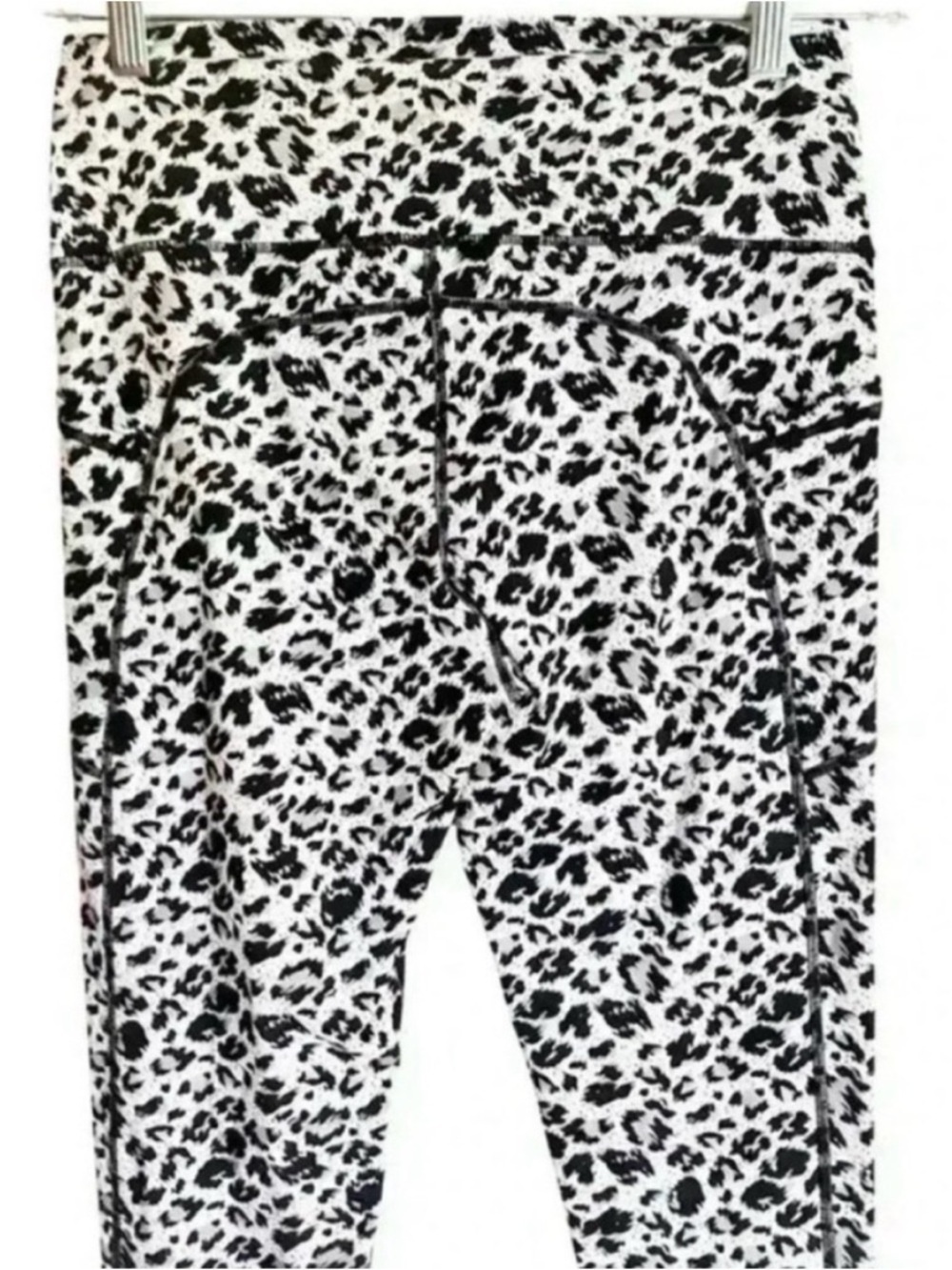 Zyia Active Black White Snow Leopard Print Brilliant
Pocket Workout Leggings - Picture 4 of 9